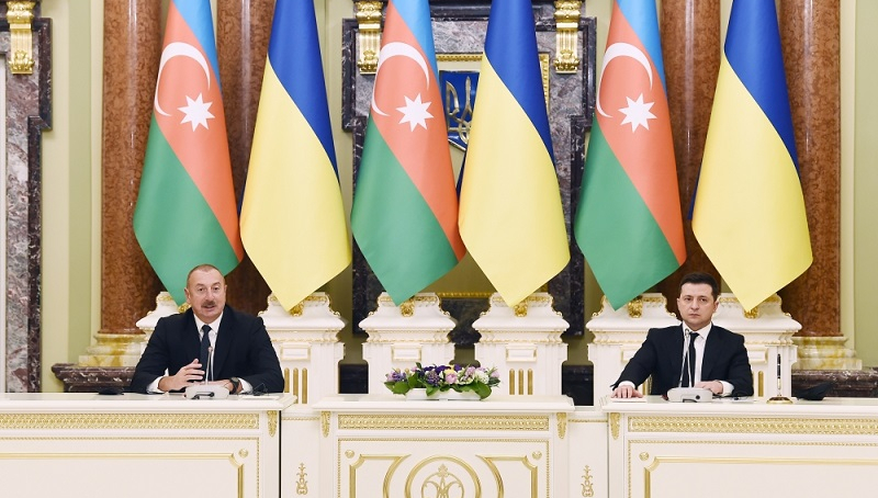 Azerbaijani, Ukrainian leaders make press statements