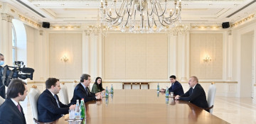President Ilham Aliyev receives delegation led by Chief Executive Officer of American Jewish Committee