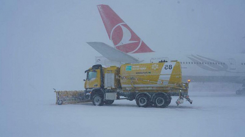 Turkiye's Istanbul airport to remain closed due to heavy snow