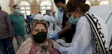 Pakistan launches door-to-door COVID-19 vaccination campaign