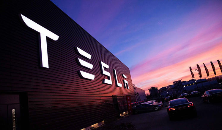 Tesla recalls 26,681 U.S. vehicles for windshield defrosting software error