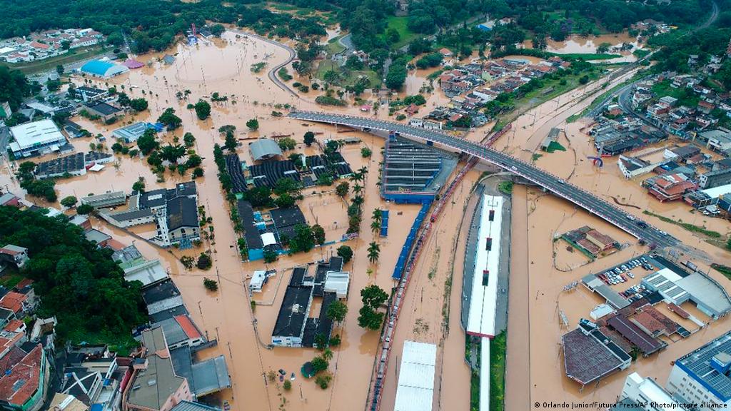 Death toll hits 130 in Brazil mudslides