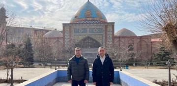 Azerbaijani lawmakers visit Blue Mosque in Yerevan (PHOTO)