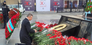 Ambassador of Ukraine honors victims of Khojaly tragedy (PHOTO)