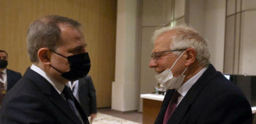 Azerbaijan's FM and EU High Representative mull situation in Ukraine