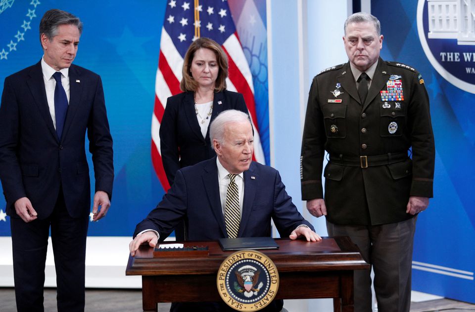 Biden says U.S. to give Ukraine drones, anti-aircraft systems