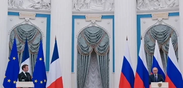 Putin and Macron mull Ukraine