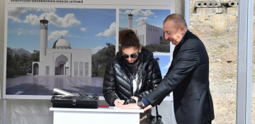 Azerbaijani president and first lady lay foundation stone for two-storey new mosque in Sugovushan