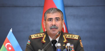 Azerbaijan’s defense minister meets with chief of Pakistani Army Staff