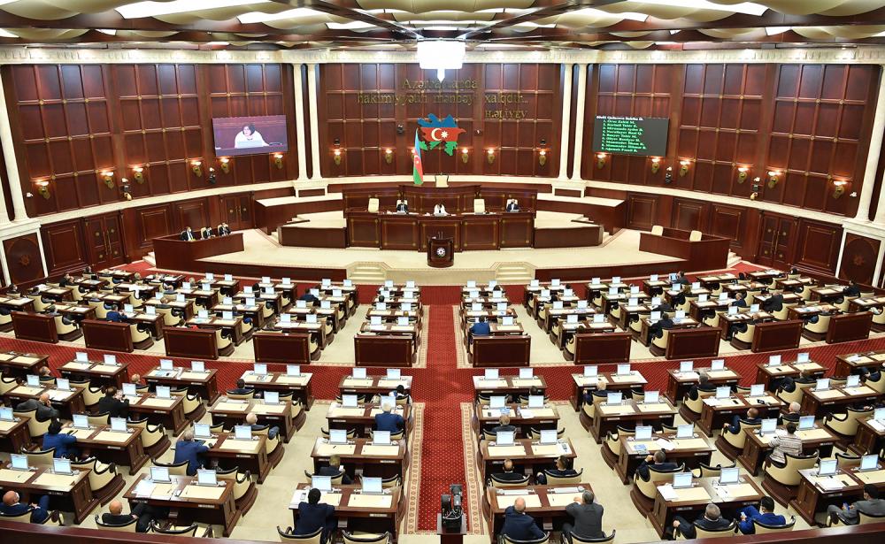 Azerbaijani parliament’s plenary meeting kicks off