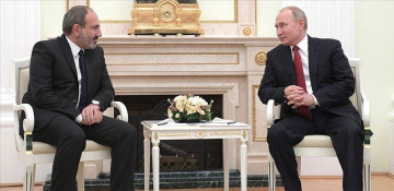 Russian president, Armenian premier hold phone talk