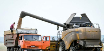 Ukraine accuses Russia of stealing grain