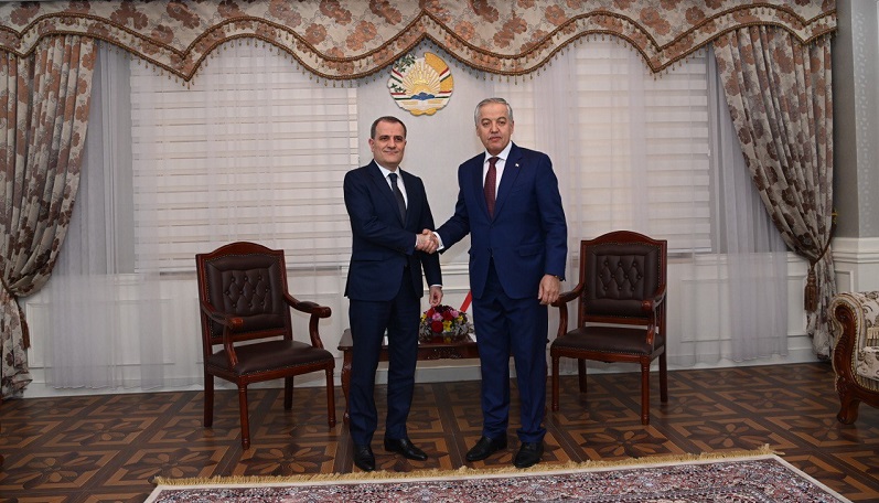 Azerbaijan, Tajikistan discuss cooperation within international organizations