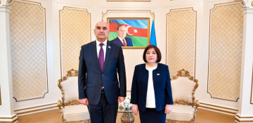 Chair of Azerbaijani parliament meets her Tajiki counterpart