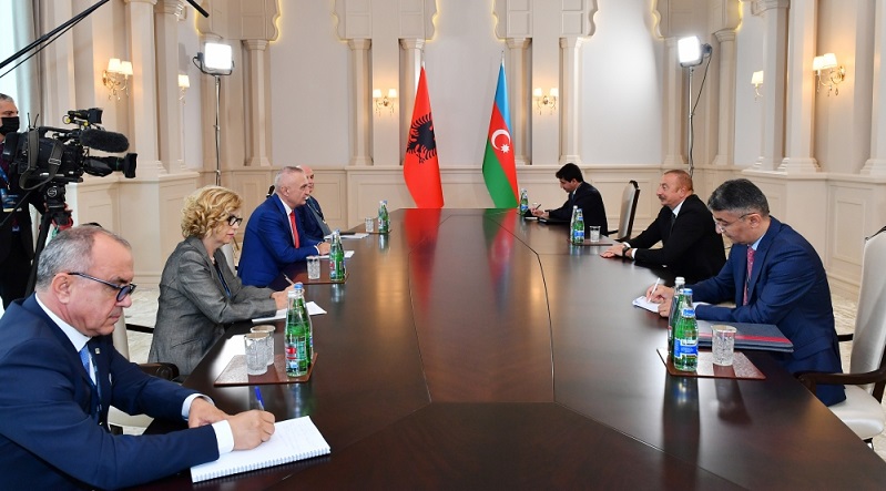 Azerbaijani, Albanian presidents hold meeting