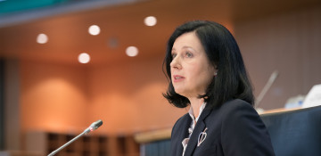 Senior EU official to urge U.S. to help fight Russian propaganda