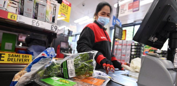 UK inflation rises at fastest rate for 40 years as food costs jump