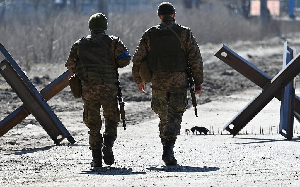 Military situation in south-east of Ukraine remains "very difficult" - UK PM