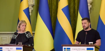 Zelenskiy says Ukraine is in talks with Turkiye, UN on grain exports