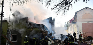 Twelve hurt after Ukrainian city of Mykolaiv comes under heavy fire