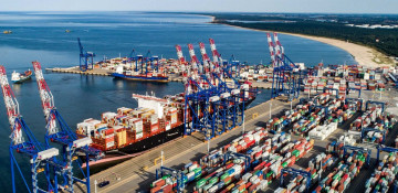 Iran Shipping Lines allocates 300 Containers for moving cargo to Russia