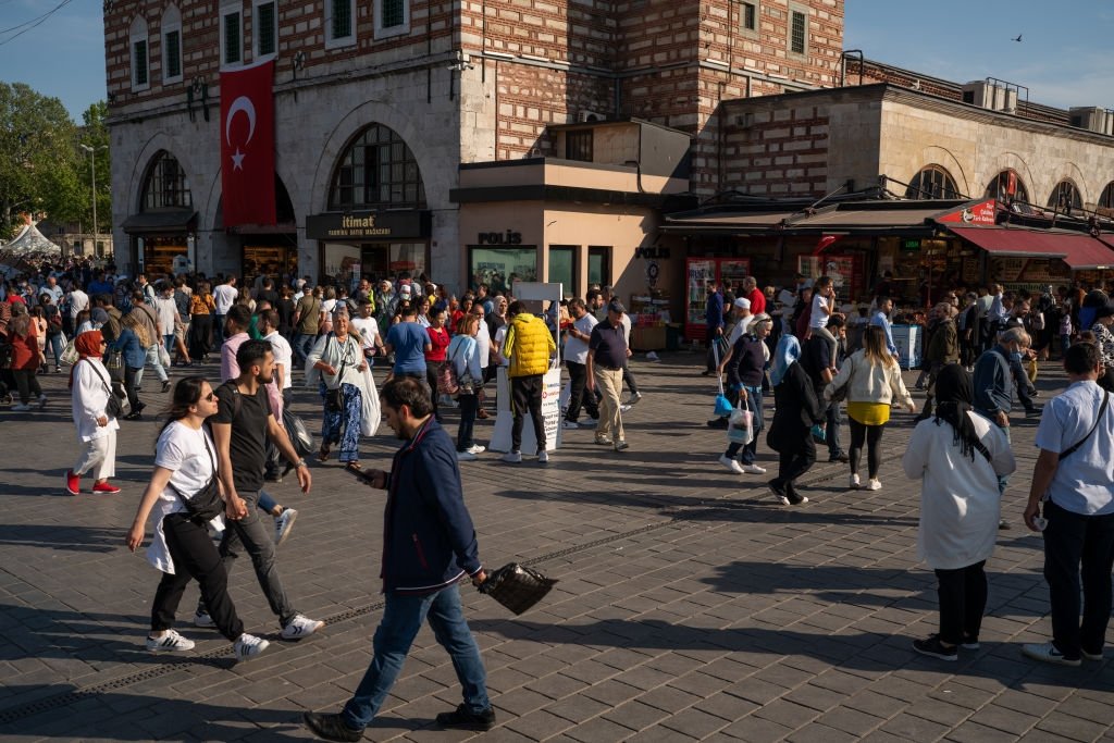 COVID-19 cases in Türkiye continue to rise: Ministry