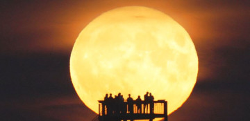 In Photos: Spectacular supermoon embellishes skies worldwide