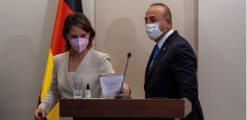 Turkish, German ministers argue over policies in tense news conference