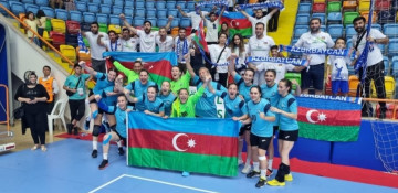 Azerbaijani female handball players win silver at 5th Islamic Solidarity Games