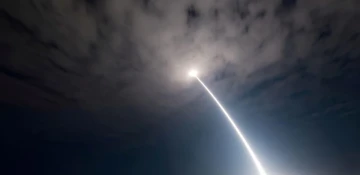 U.S. carries out missile test delayed over Chinese drills