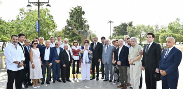 Azerbaijani president and first lady attend unveiling ceremony for statue of world-renowned singer Muslum Magomayev