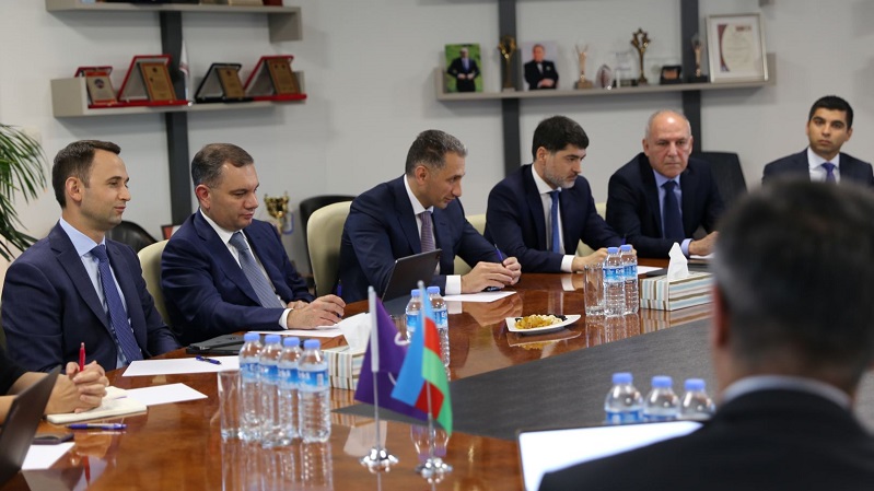 (Ad) Minister of Digital Development and Transport, Mr. Rashad Nabiyev, conducted a meeting with Azercell