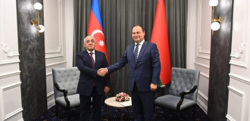 Azerbaijani prime minister meets with Belarusian counterpart