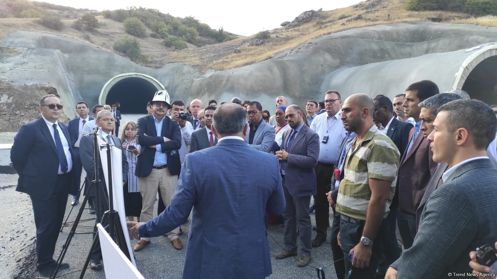 Foreign diplomats accredited in Azerbaijan view tunnel under completion on Ahmadbayli-Fuzuli-Shusha highway
