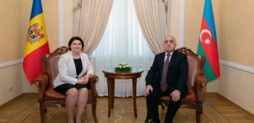 Azerbaijani PM meets with Moldovan counterpart