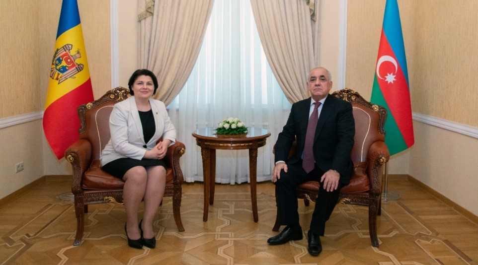 Azerbaijani PM meets with Moldovan counterpart