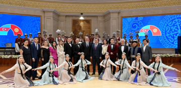 Kyrgyz President hosts an official reception in honor of Azerbaijani President