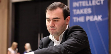 Azerbaijani grandmaster Mammadyarov beats Carlsen in Aimchess Rapid R1