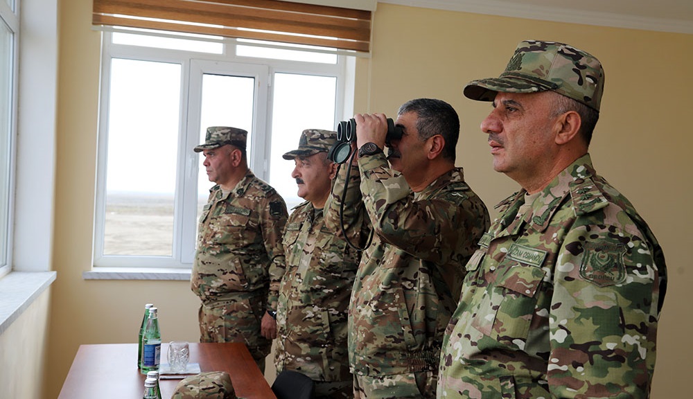 Azerbaijan's Defense Minister watched combat training classes (VIDEO)