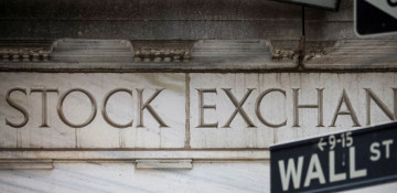 World stocks on back foot as China COVID cases rise