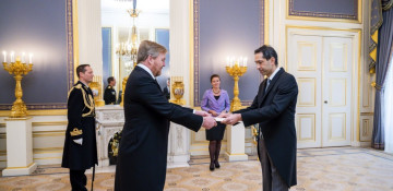 Azerbaijani ambassador presents his credentials to King of the Netherlands