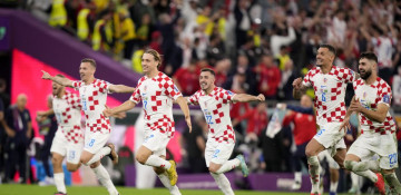 Croatia beat Brazil on penalties to reach World Cup semifinals