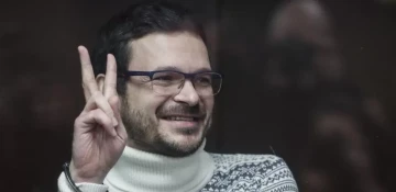 Kremlin critic Yashin jailed for 8 years for 'fake news' on Russia war