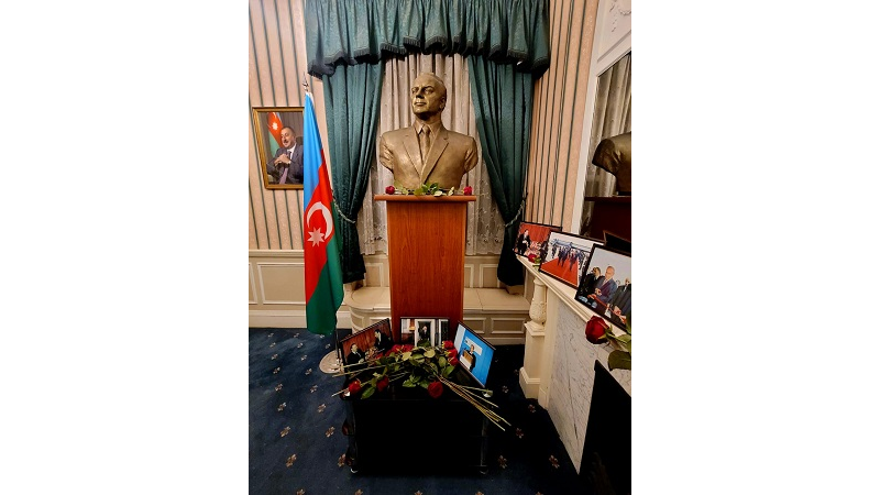 Azerbaijan’s national leader Heydar Aliyev commemorated in London