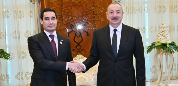 Azerbaijani president meets with Turkmen counterpart 