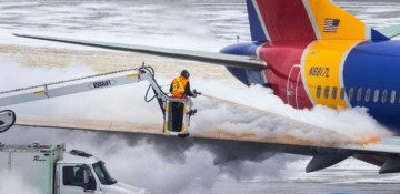 Flights cancelled as winter storm and cold sweeps the US