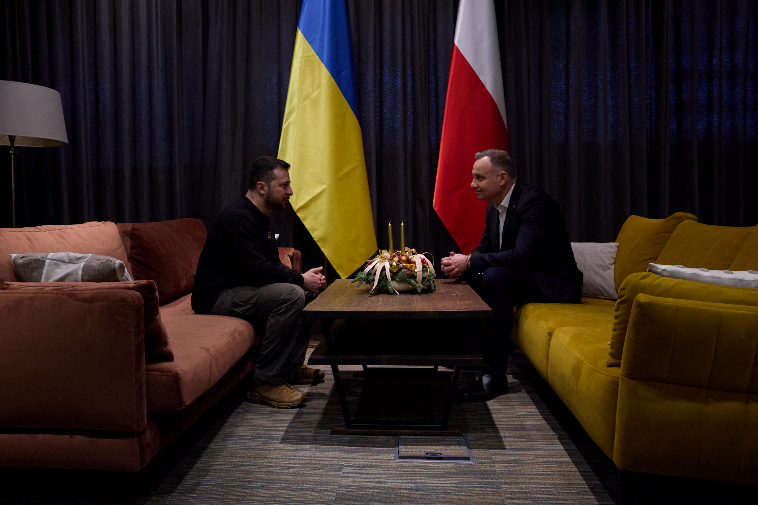 Zelensky meets with Polish president on his way back to Kyiv