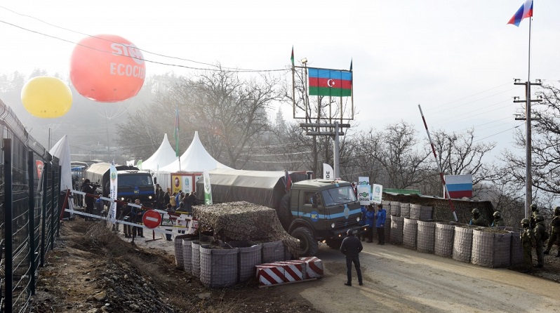 Four more vehicles of Russian peacekeepers freely pass along Lachin road
