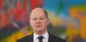 German Chancellor Scholz calls Zelensky after announcing latest round of military aid