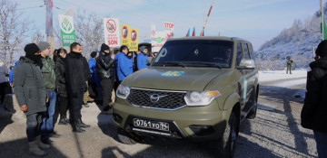 Six more vehicles of Russian peacekeepers pass freely through Lachin-Khankandi road